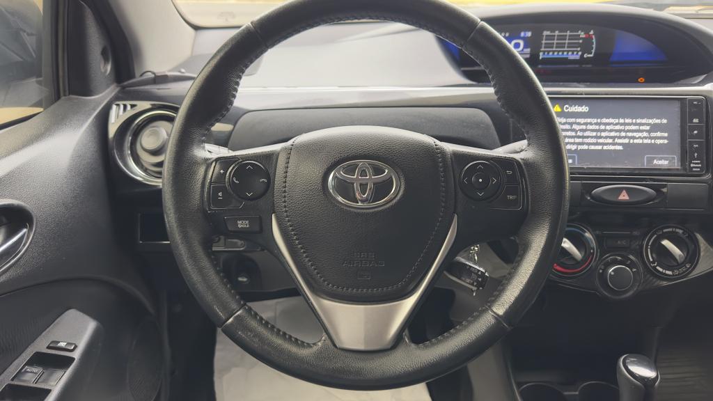 TOYOTA Etios Sedan - Foto