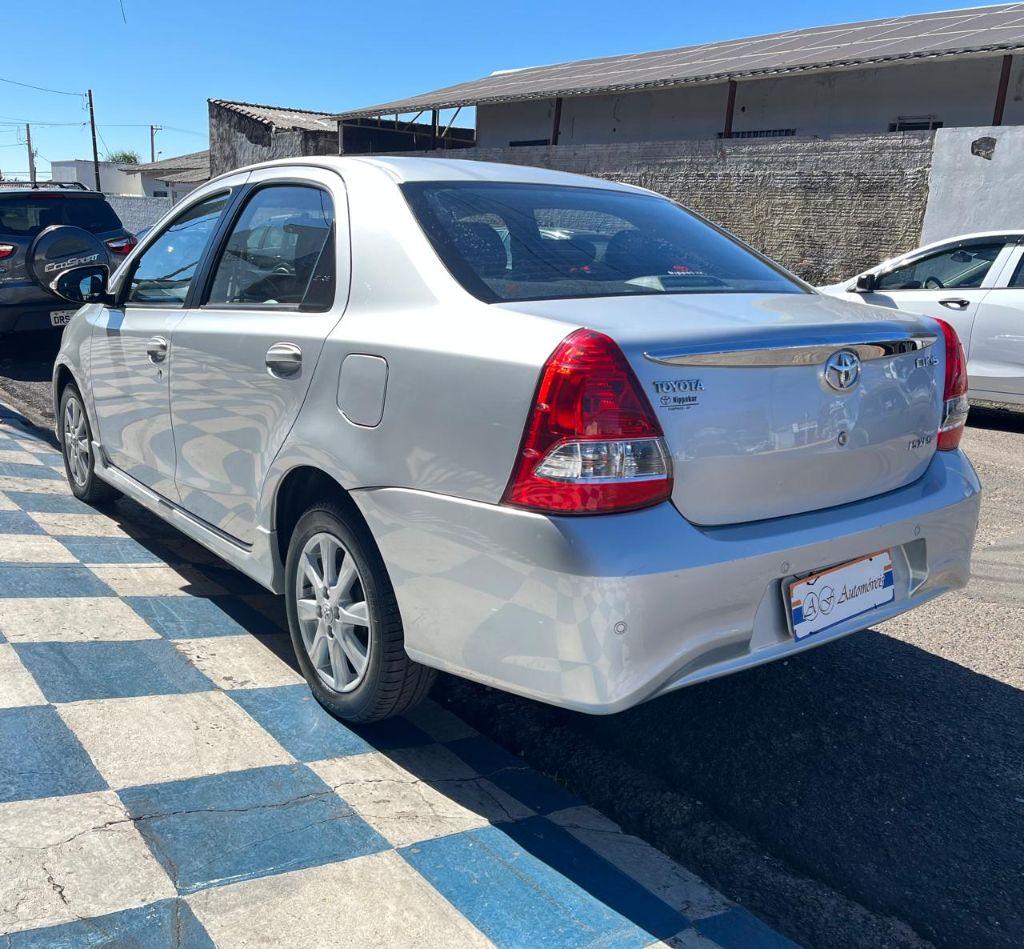TOYOTA Etios Sedan - Foto