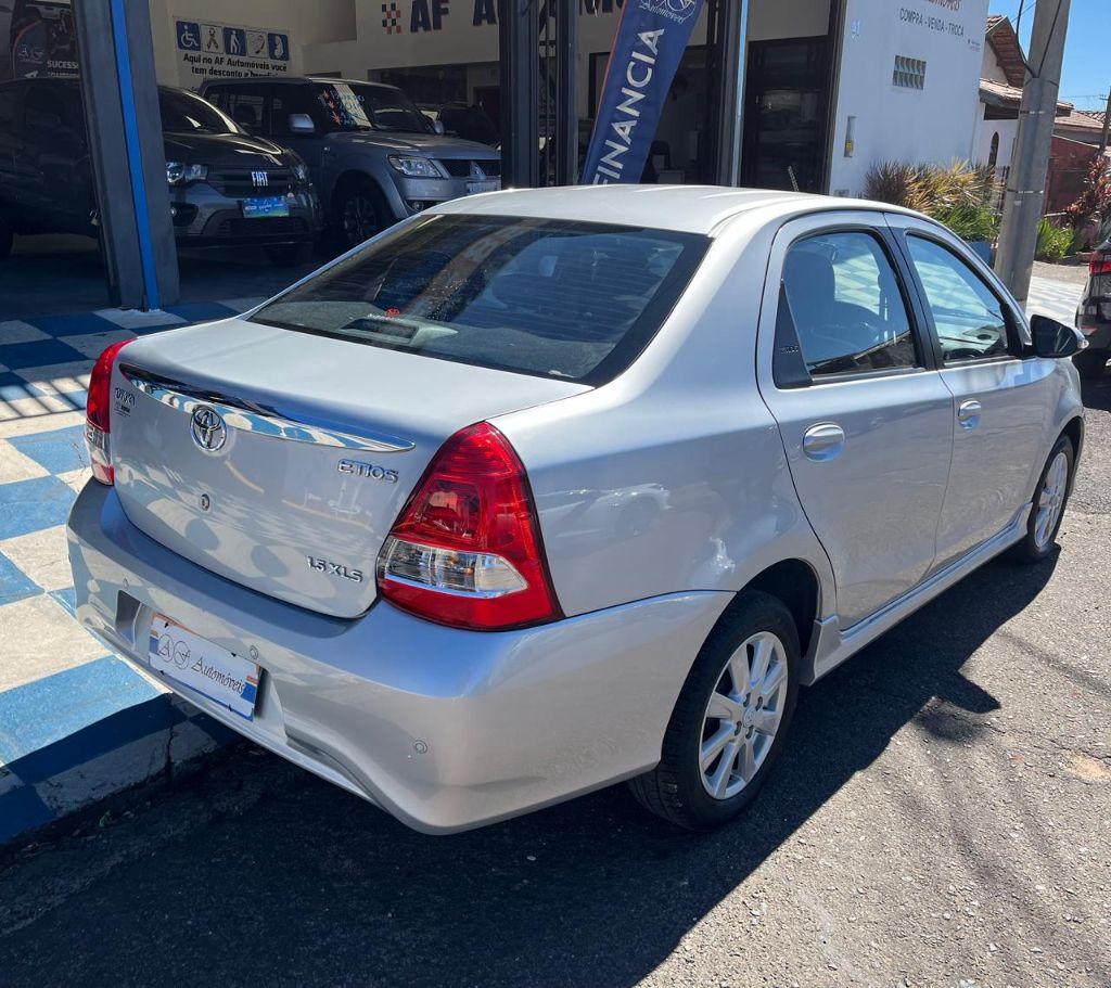 TOYOTA Etios Sedan - Foto