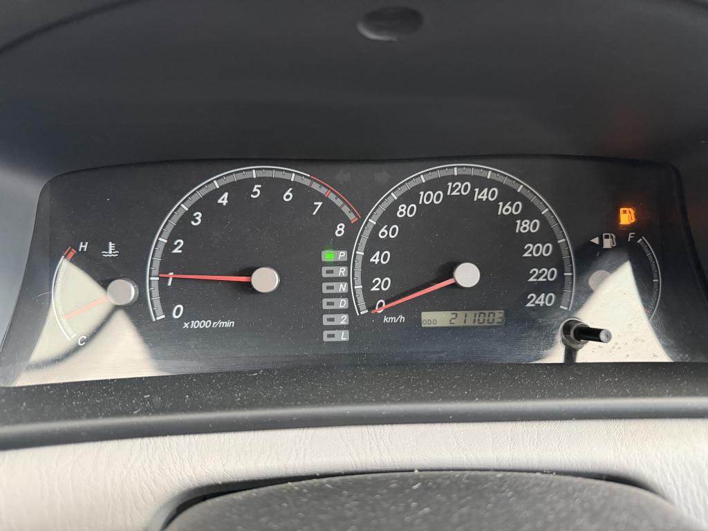 TOYOTA Fielder - Foto