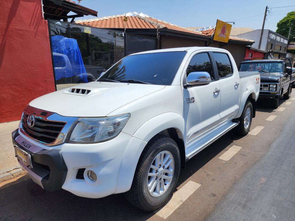 TOYOTA Hilux Caminhonete