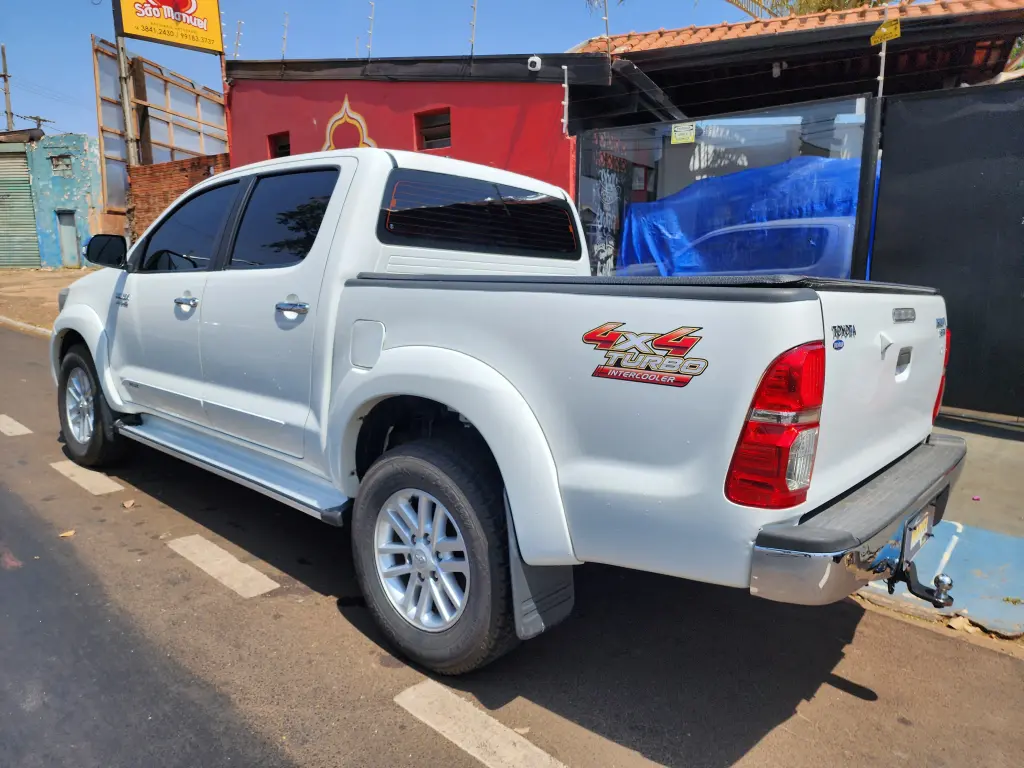 TOYOTA Hilux Caminhonete - Foto
