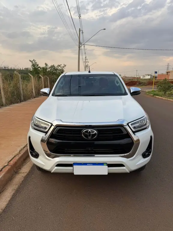 TOYOTA Hilux Caminhonete