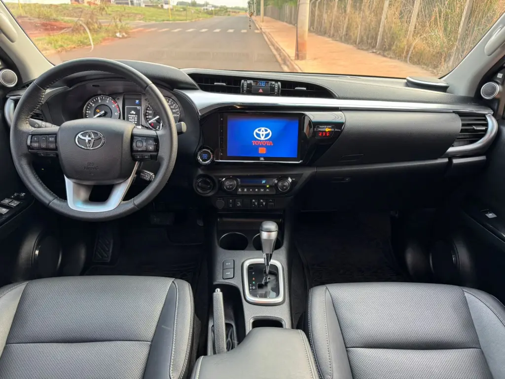 TOYOTA Hilux Caminhonete - Foto
