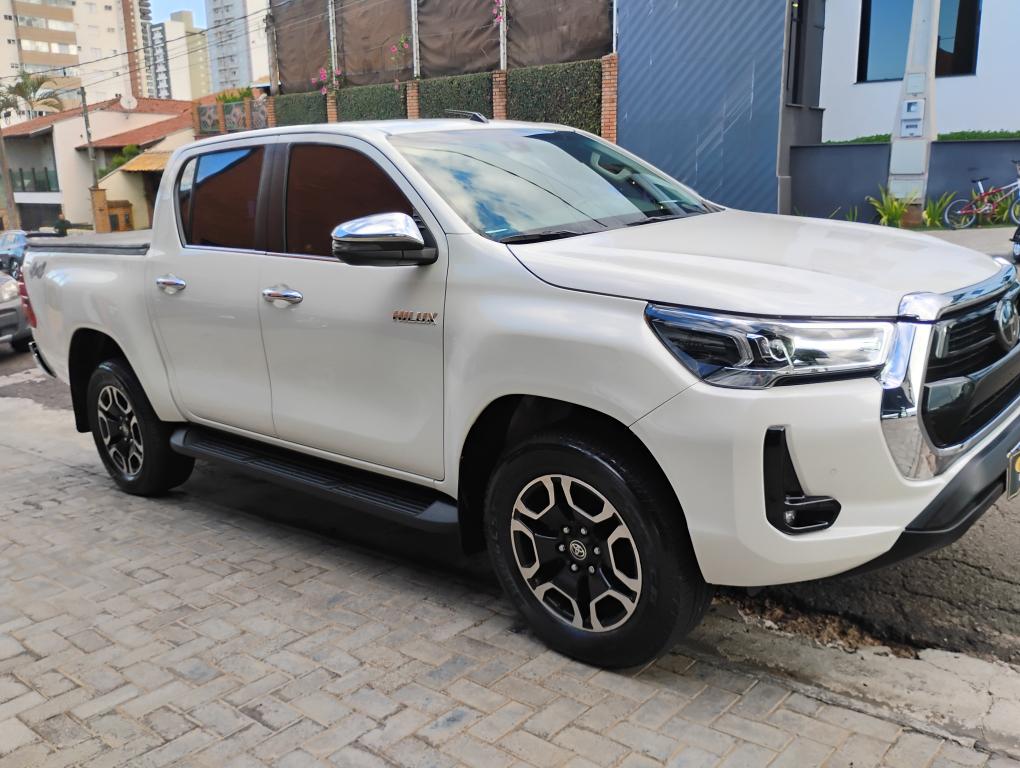 TOYOTA Hilux Caminhonete - Foto
