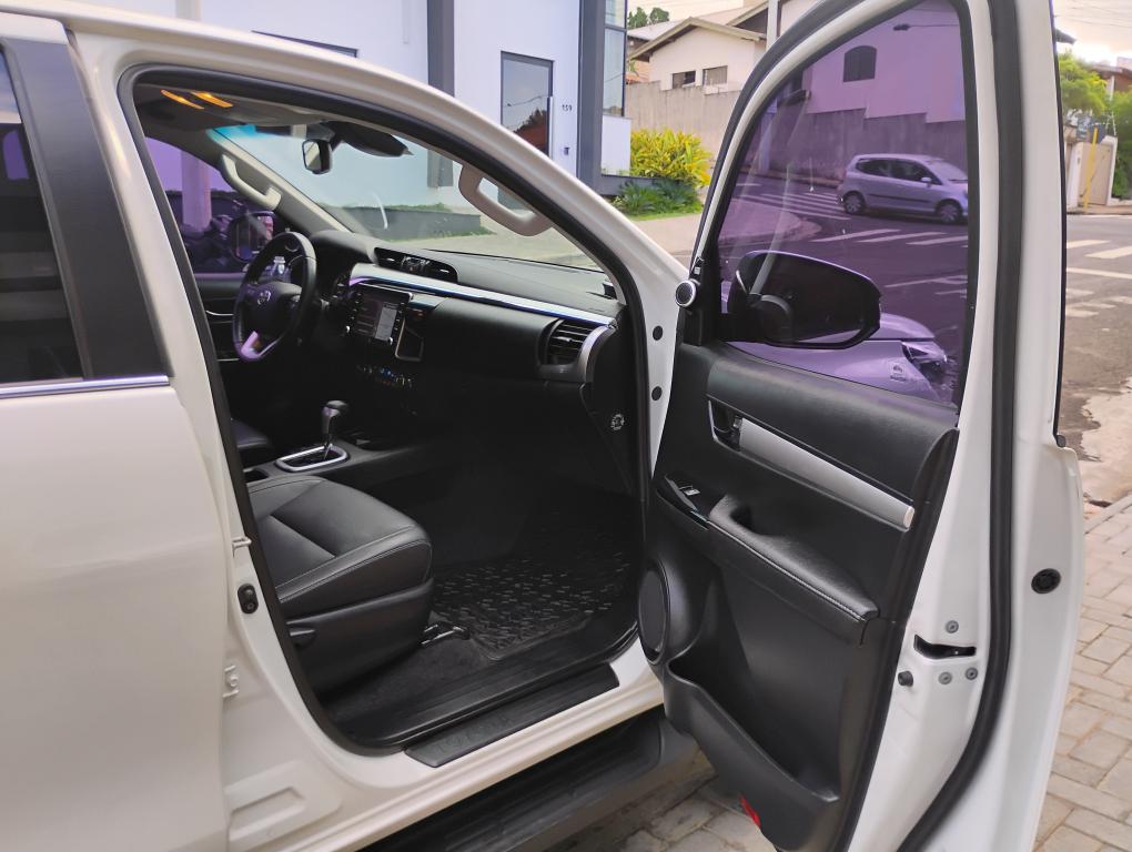 TOYOTA Hilux Caminhonete - Foto