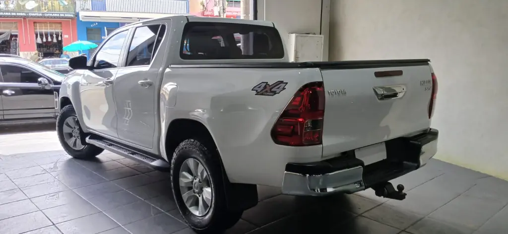 TOYOTA Hilux Caminhonete - Foto