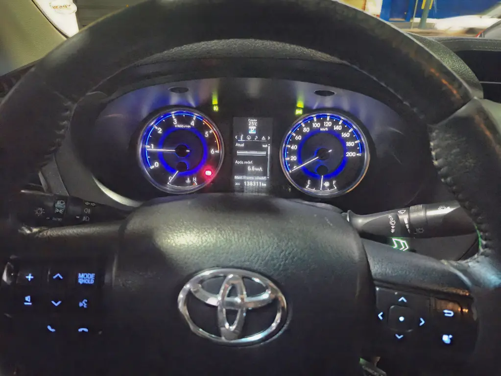 TOYOTA Hilux Caminhonete - Foto