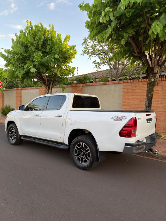 TOYOTA Hilux Caminhonete - Foto