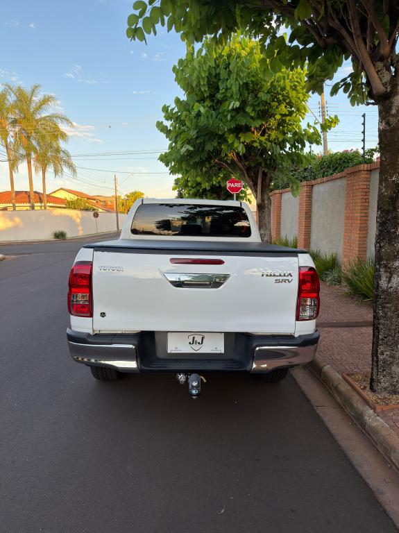 TOYOTA Hilux Caminhonete - Foto