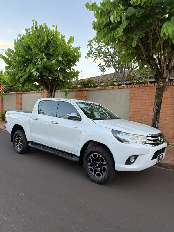 TOYOTA Hilux Caminhonete - Foto