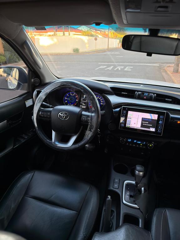 TOYOTA Hilux Caminhonete - Foto