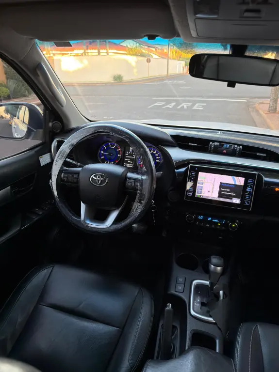 TOYOTA Hilux Caminhonete - Foto