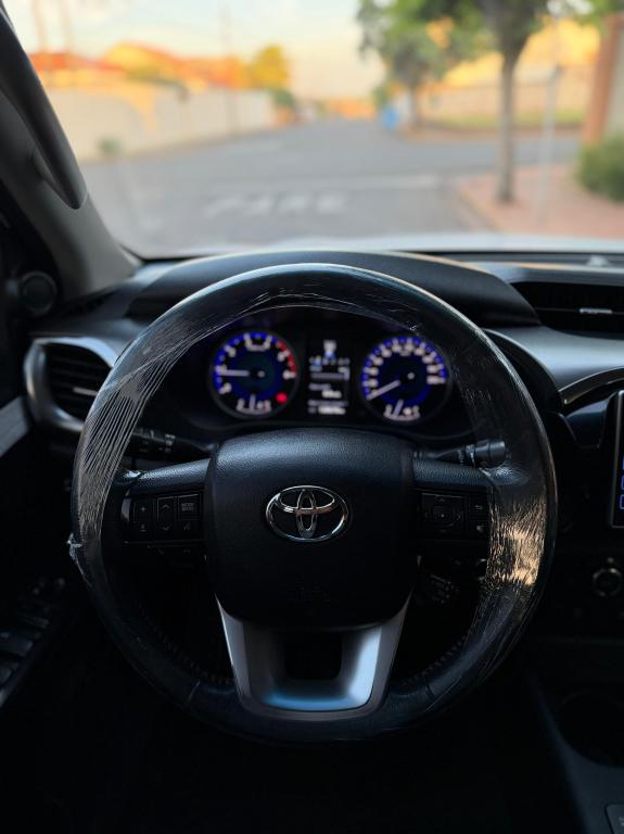 TOYOTA Hilux Caminhonete - Foto