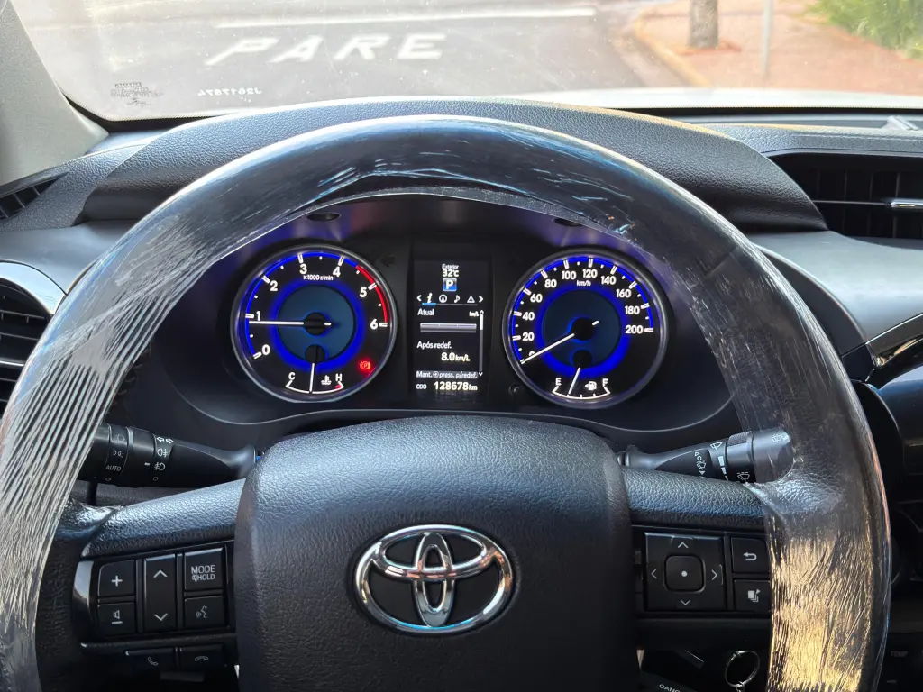 TOYOTA Hilux Caminhonete - Foto