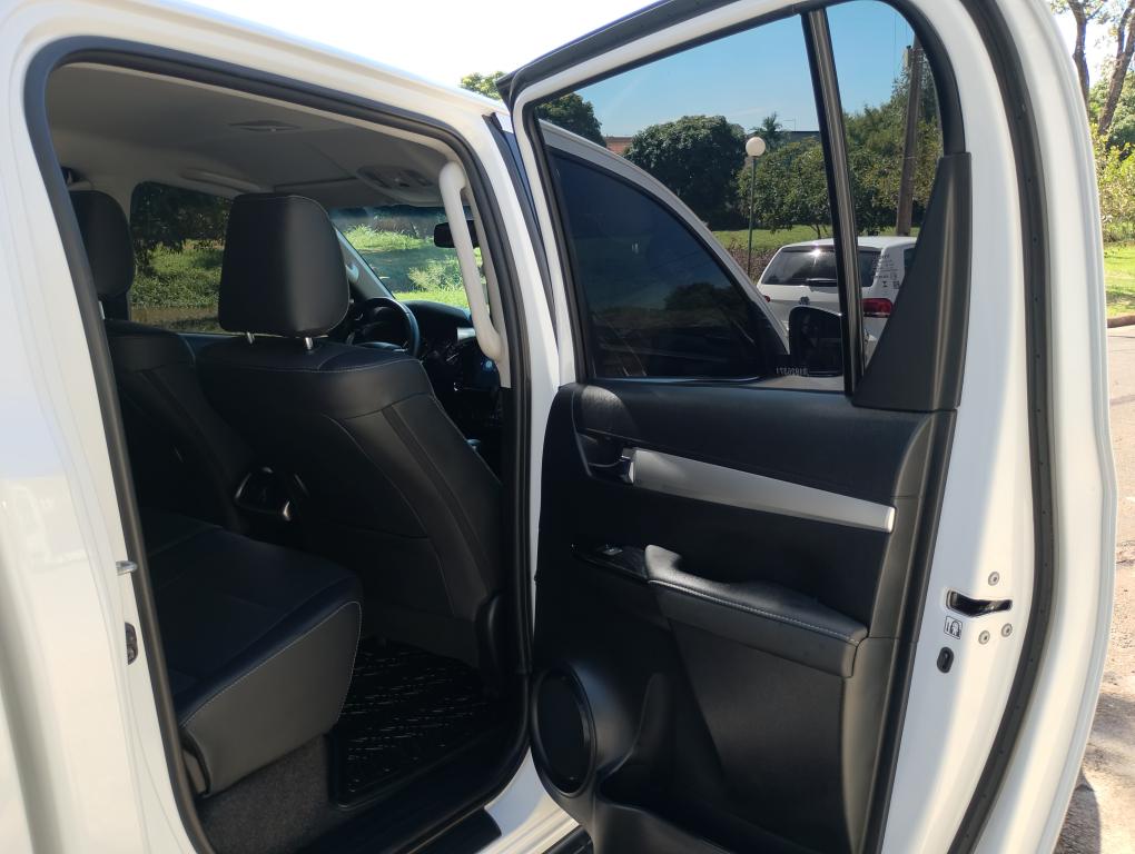 TOYOTA Hilux Caminhonete - Foto