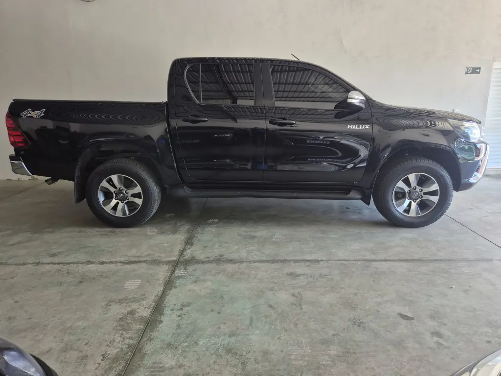 TOYOTA Hilux Caminhonete - Foto