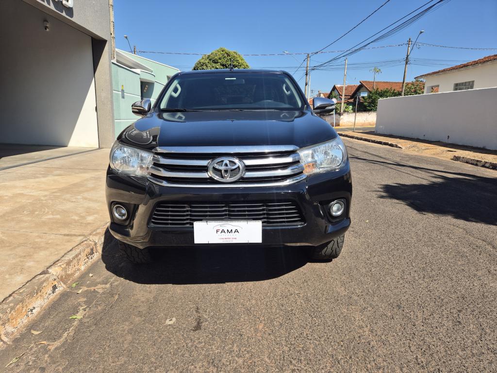 TOYOTA Hilux Caminhonete - Foto