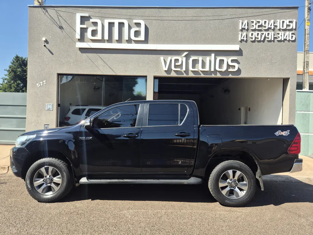 TOYOTA Hilux Caminhonete - Foto