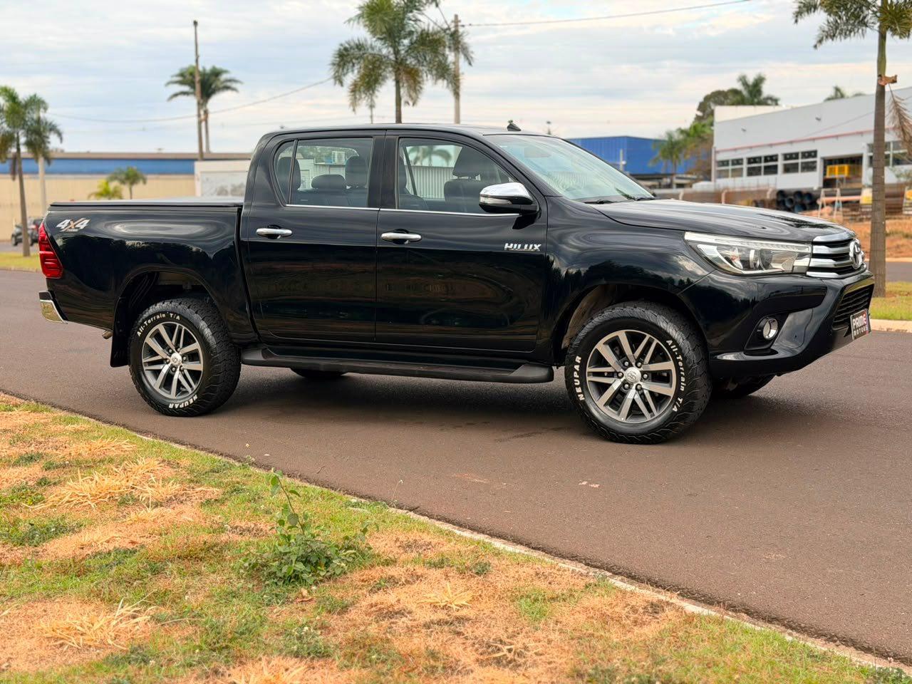 TOYOTA Hilux Caminhonete - Foto