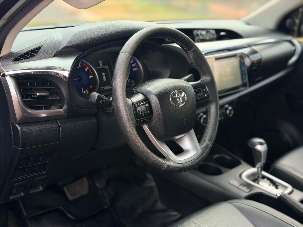 TOYOTA Hilux Caminhonete - Foto