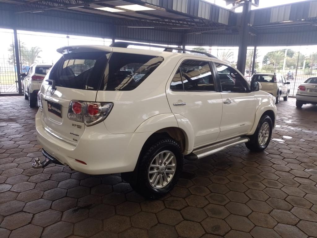 TOYOTA Hilux SW4 - Foto