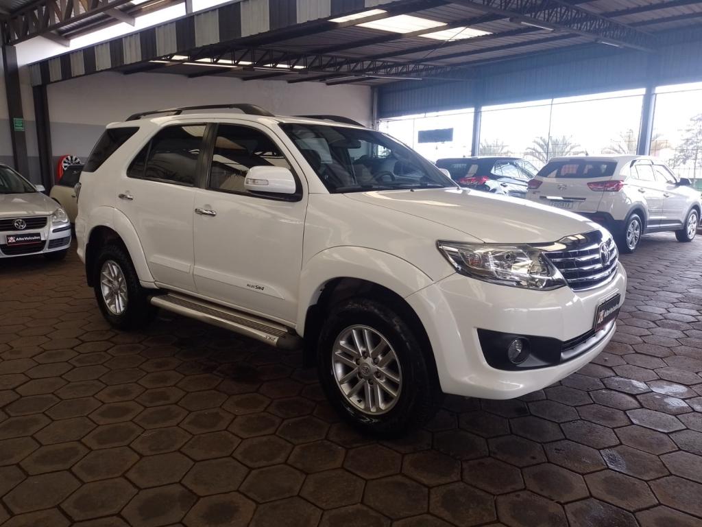 TOYOTA Hilux SW4 - Foto