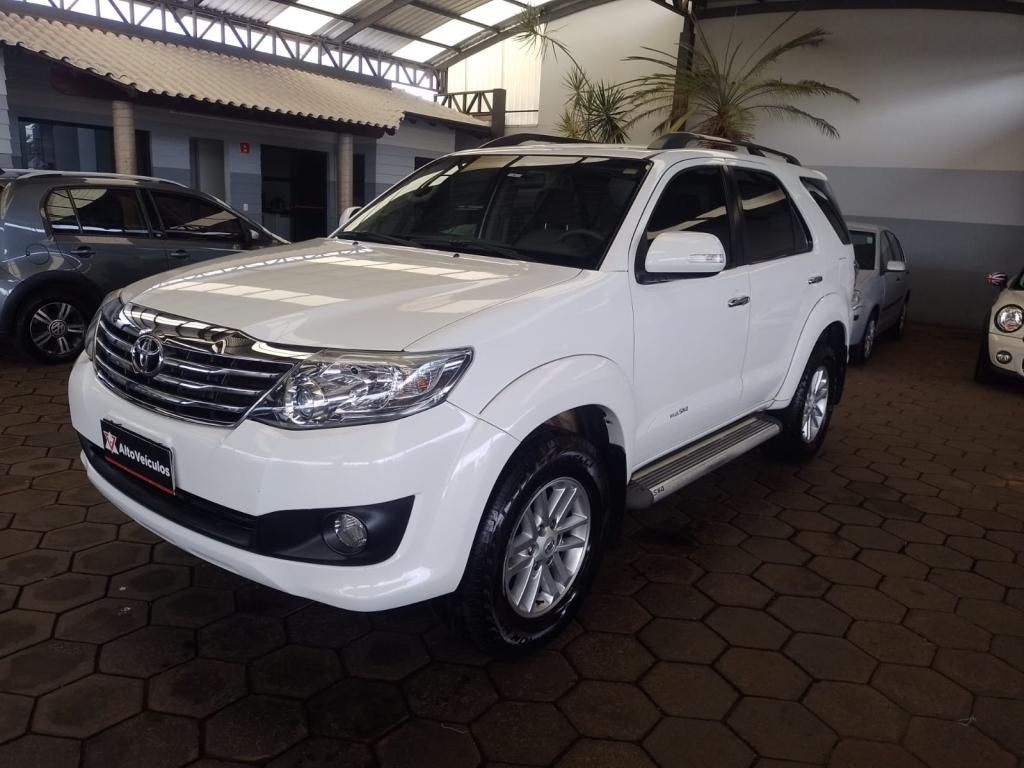 TOYOTA Hilux SW4 - Foto