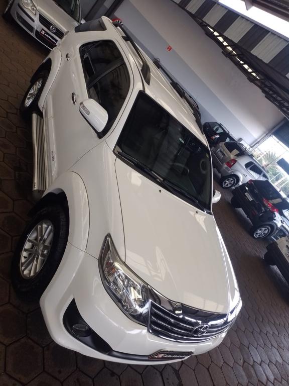 TOYOTA Hilux SW4 - Foto