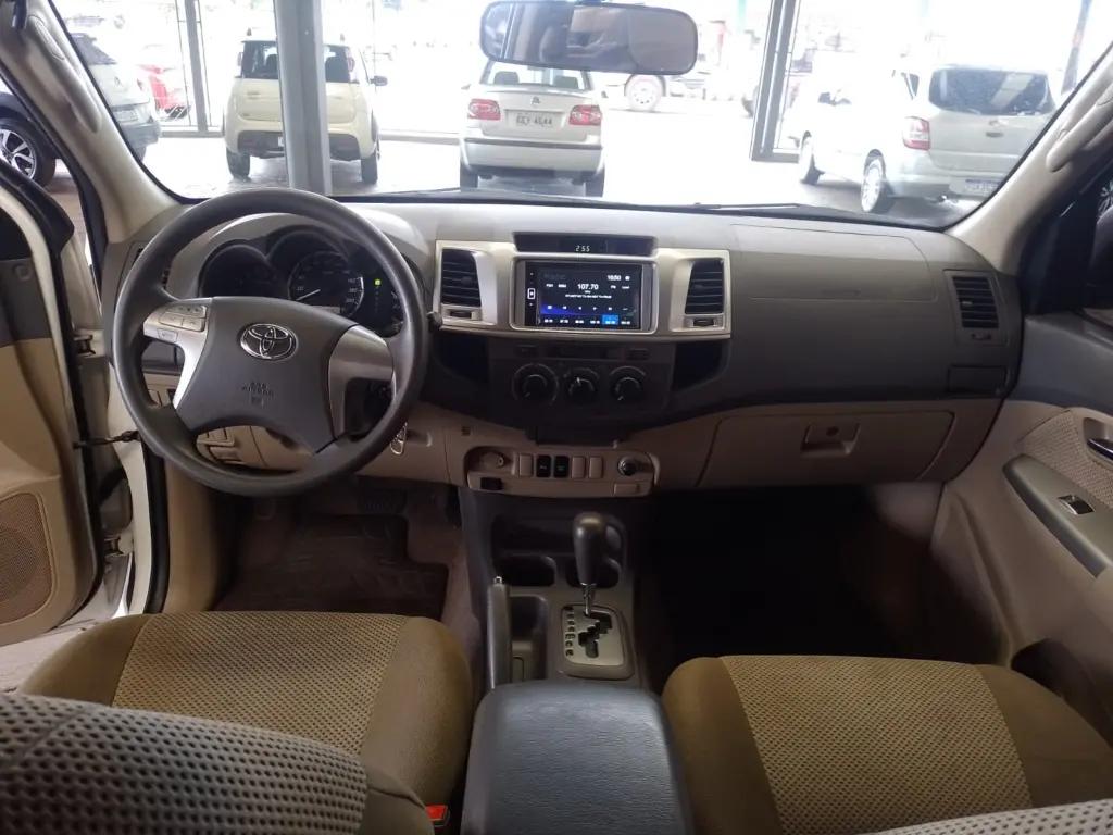 TOYOTA Hilux SW4 - Foto