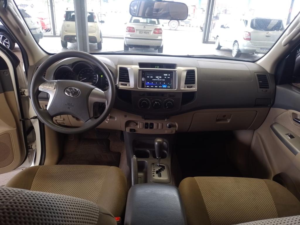 TOYOTA Hilux SW4 - Foto