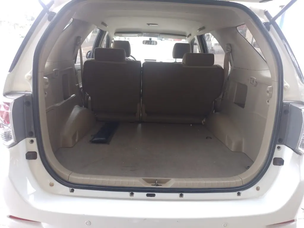 TOYOTA Hilux SW4 - Foto