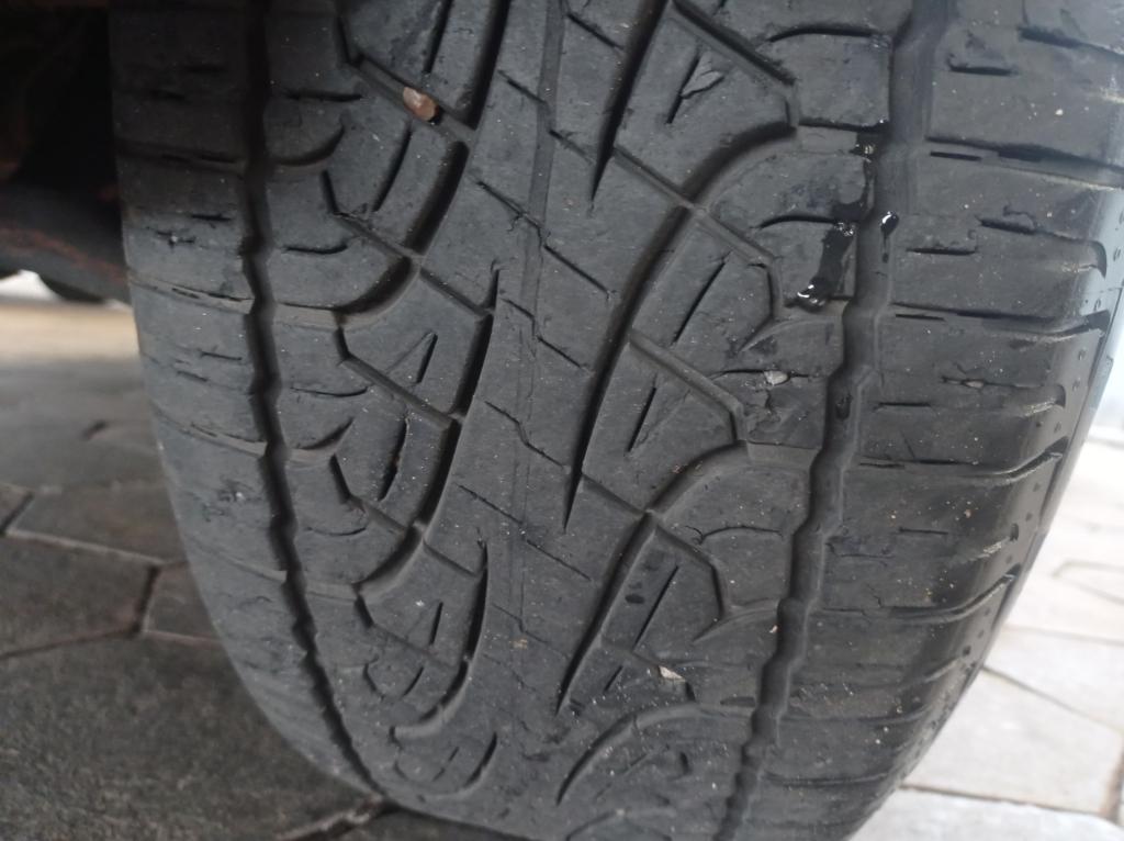 TOYOTA Hilux SW4 - Foto