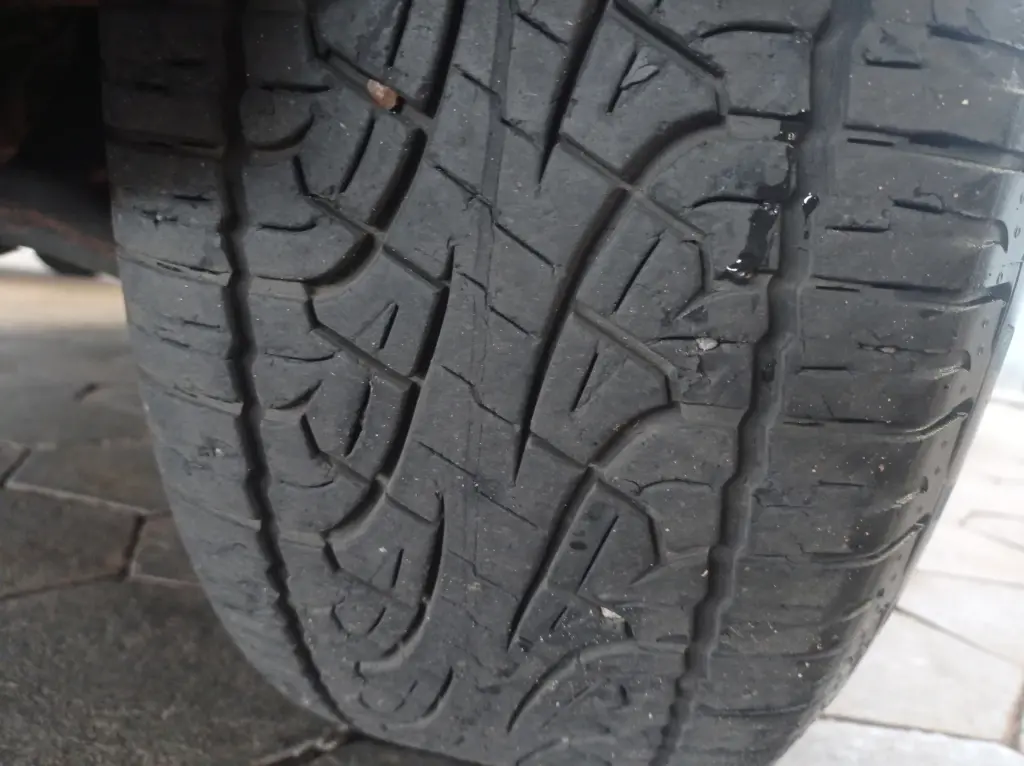 TOYOTA Hilux SW4 - Foto