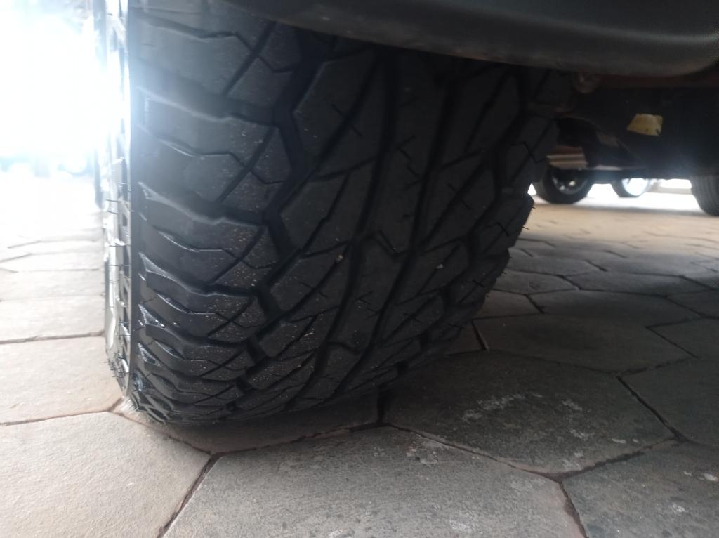 TOYOTA Hilux SW4 - Foto