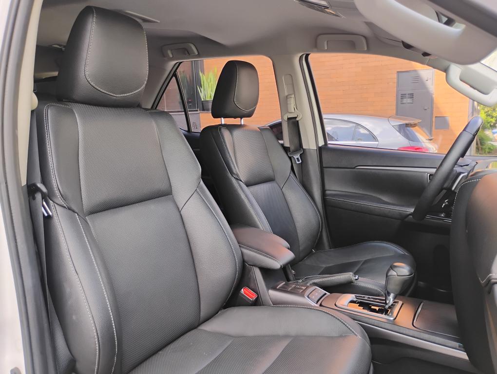 TOYOTA Hilux SW4 - Foto