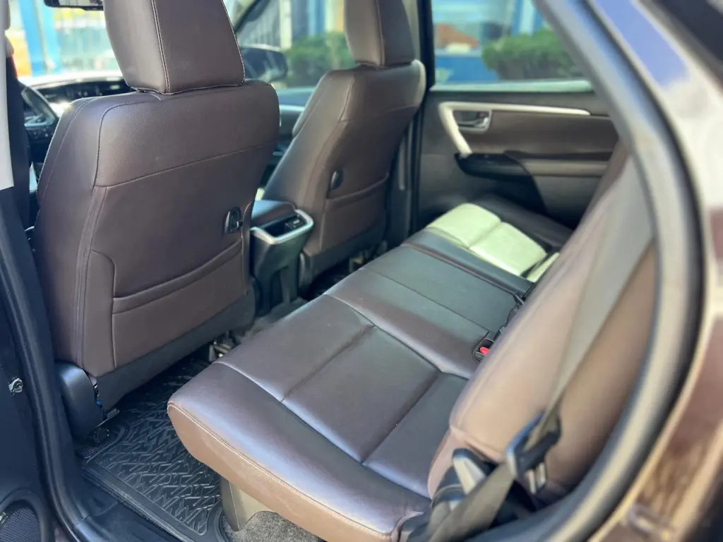 TOYOTA Hilux SW4 - Foto