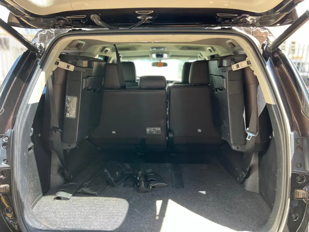 TOYOTA Hilux SW4 - Foto