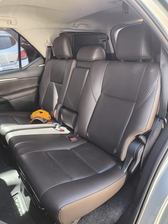 TOYOTA Hilux SW4 - Foto