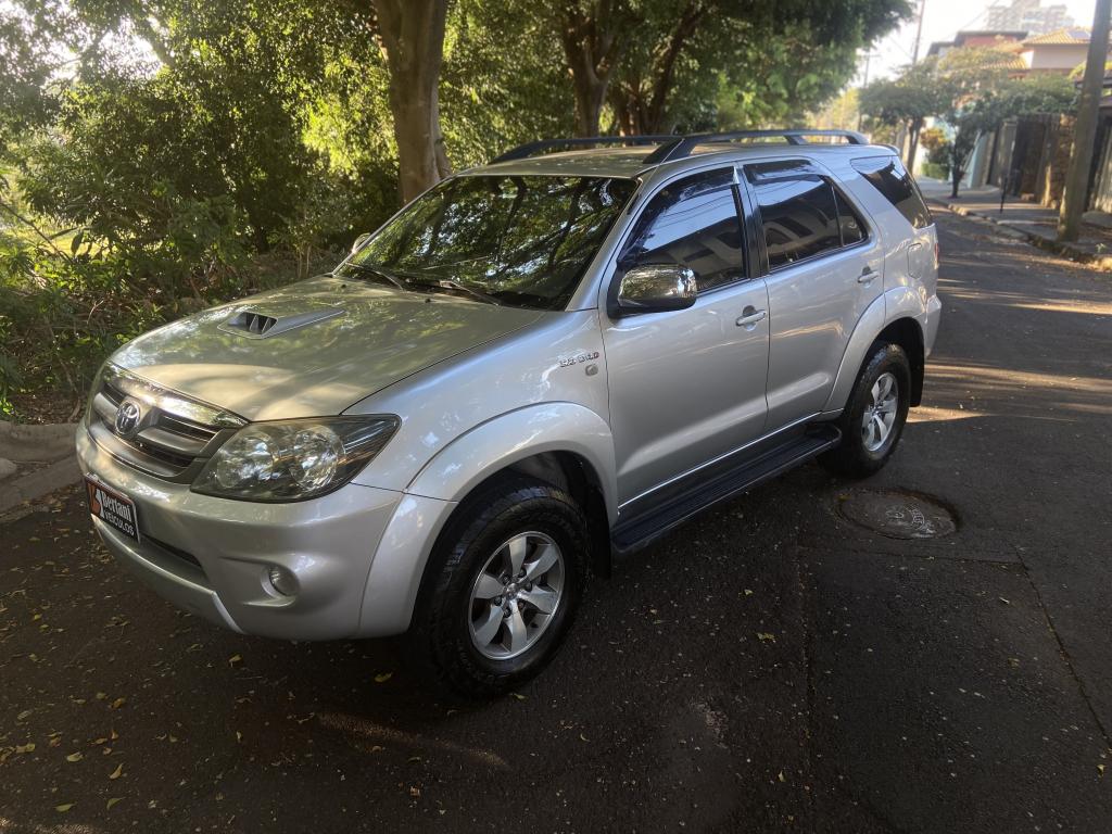 TOYOTA Hilux SW4