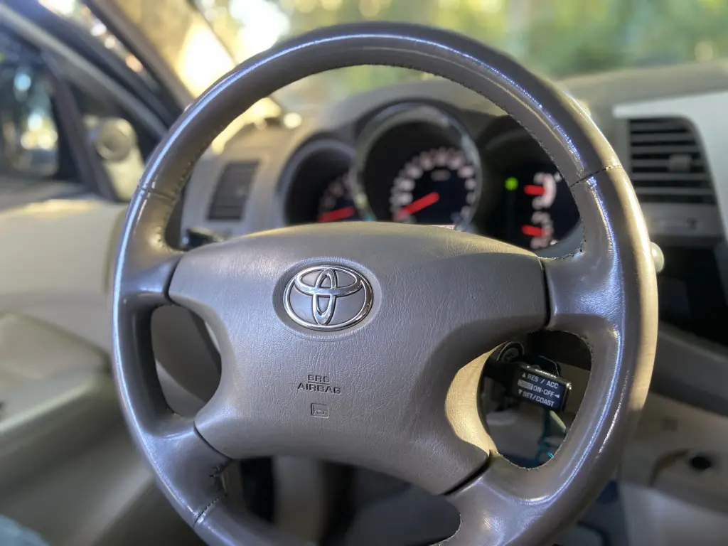 TOYOTA Hilux SW4 - Foto