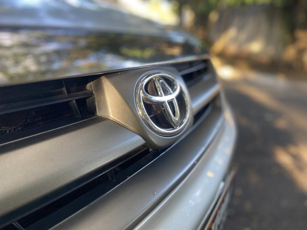 TOYOTA Hilux SW4 - Foto