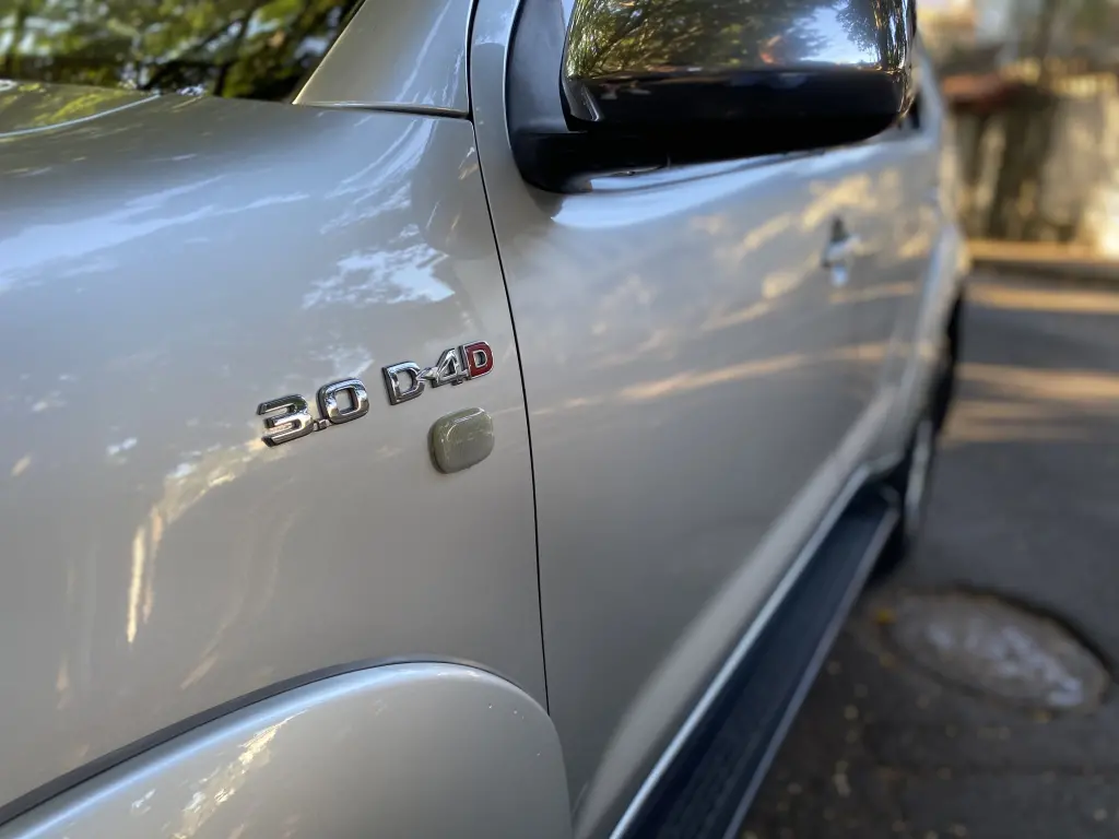 TOYOTA Hilux SW4 - Foto