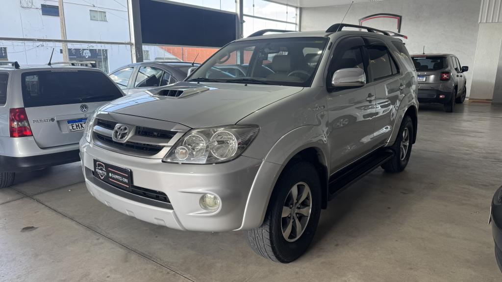 TOYOTA Hilux SW4