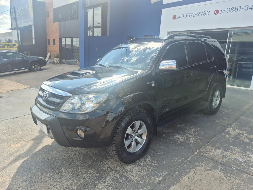 TOYOTA Hilux SW4 - Foto