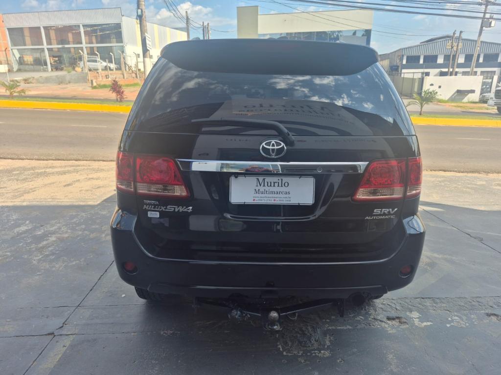 TOYOTA Hilux SW4 - Foto