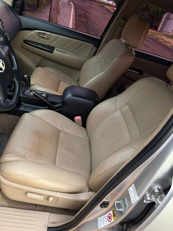 TOYOTA Hilux SW4 - Foto