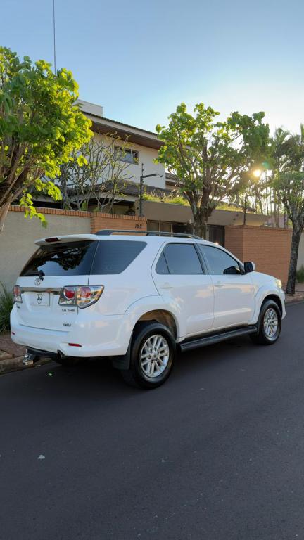 TOYOTA Hilux SW4 - Foto