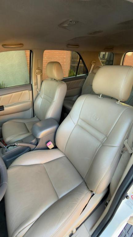 TOYOTA Hilux SW4 - Foto