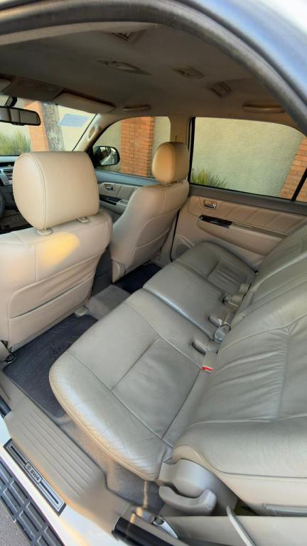 TOYOTA Hilux SW4 - Foto